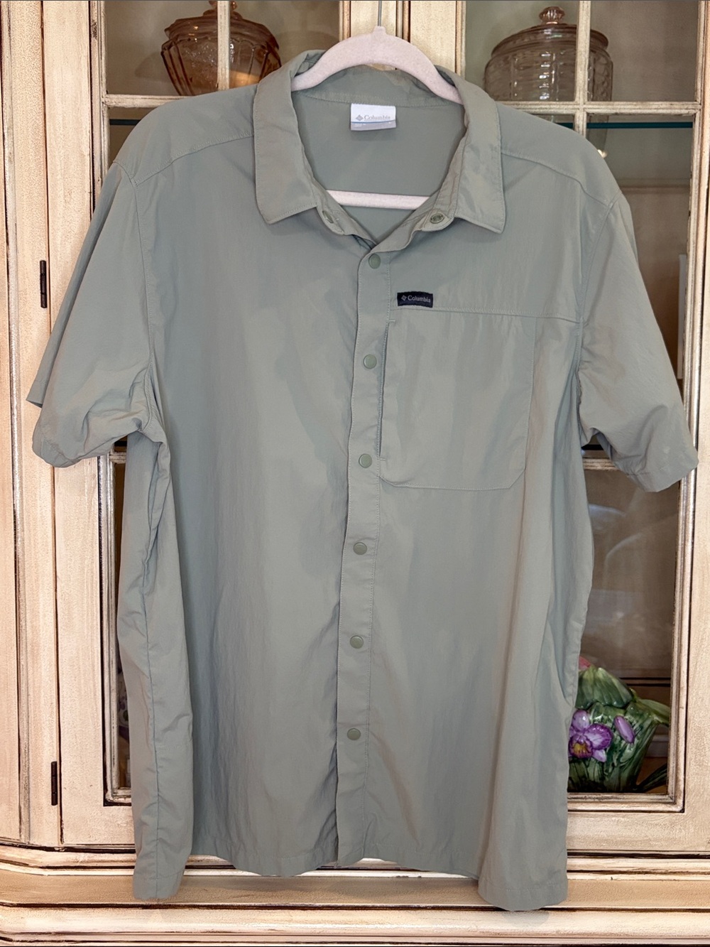 Columbia Men’s Short Sleeve Button-Up Shirt in Light Sage